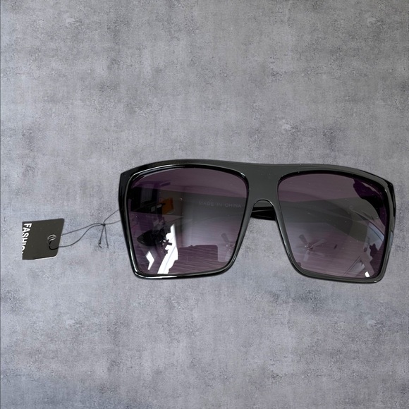 Over size black retro square flat top sunglasses NWT - Picture 1 of 4